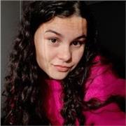 Estoy en 3° del Grado de Educación Infantil, me gustan los niños pequeños. Me defino una persona atenta y con paciencia para dar c